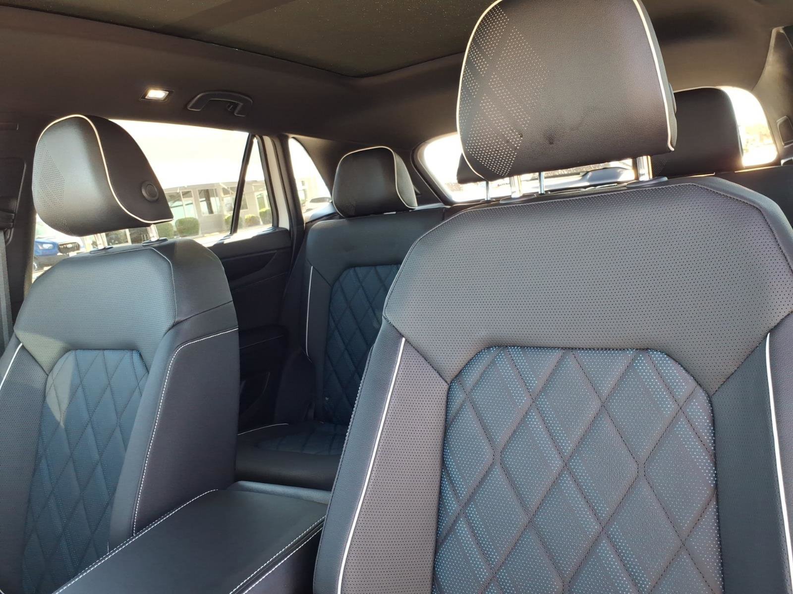 Certified 2025 Volkswagen Atlas Cross Sport SEL Premium R-Line image 21