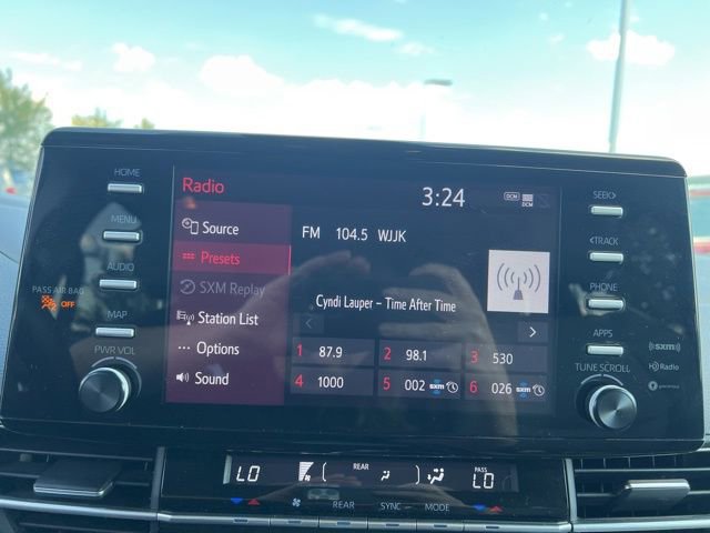 Used 2024 Toyota Sienna XLE image 21