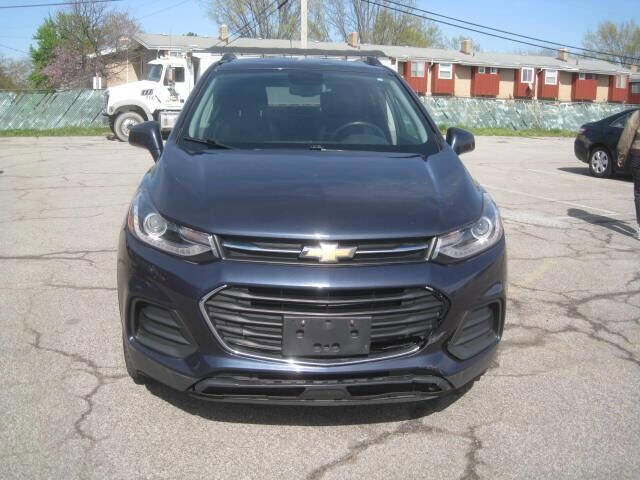 Used 2018 Chevrolet Trax LT w/ LT Convenience Package image 2