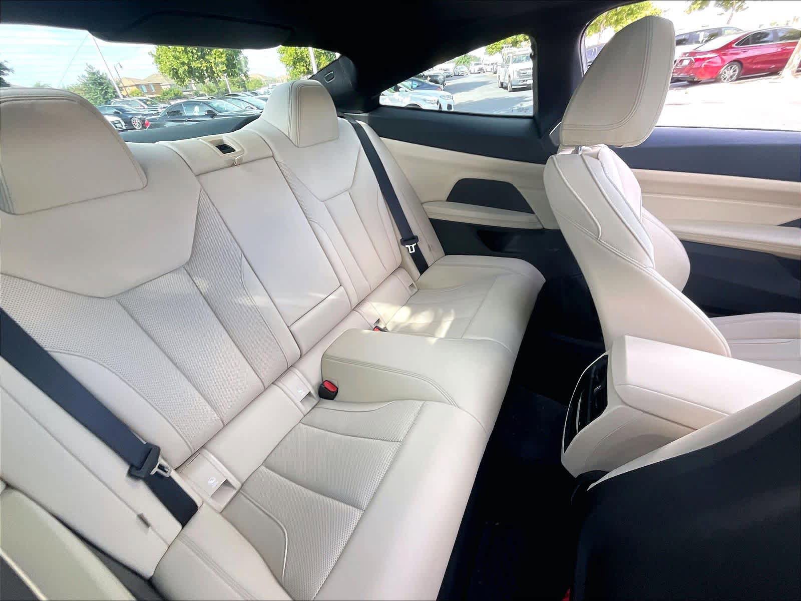Used 2024 BMW M440i Coupe RWD image 28