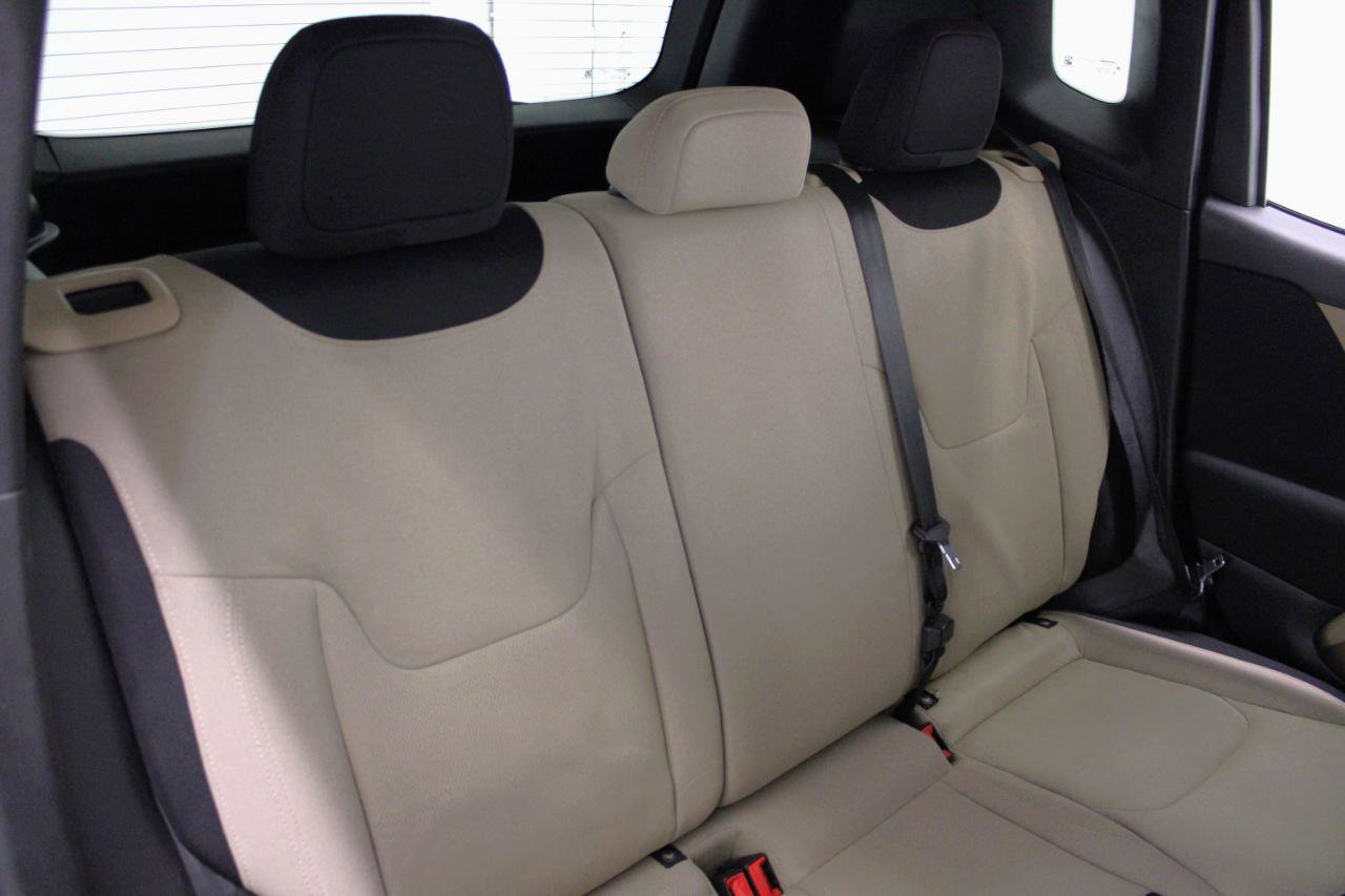 Used 2017 Jeep Renegade Latitude image 40