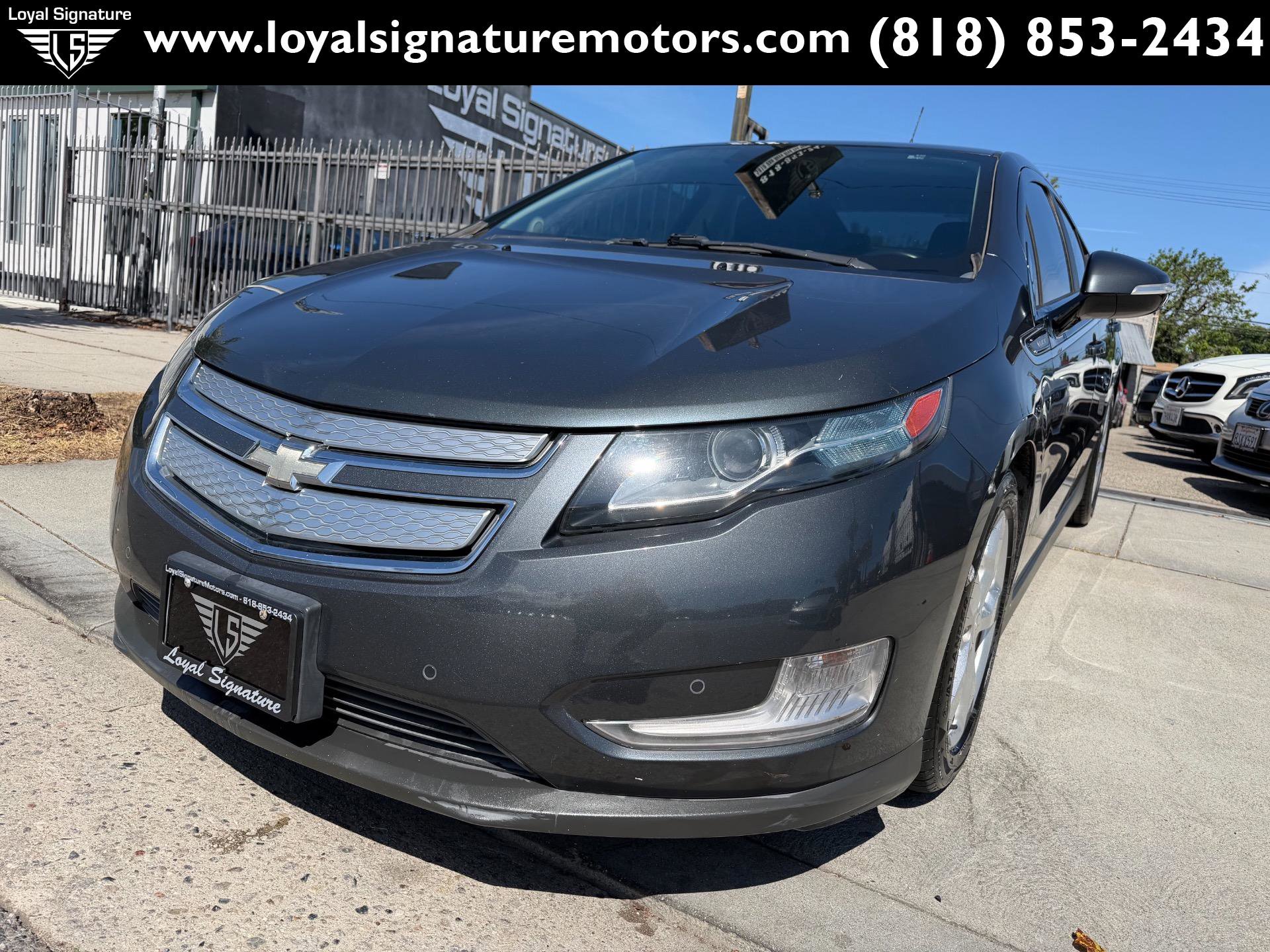 Used 2012 Chevrolet Volt Premium w/ Premium Trim Package FWD image 3