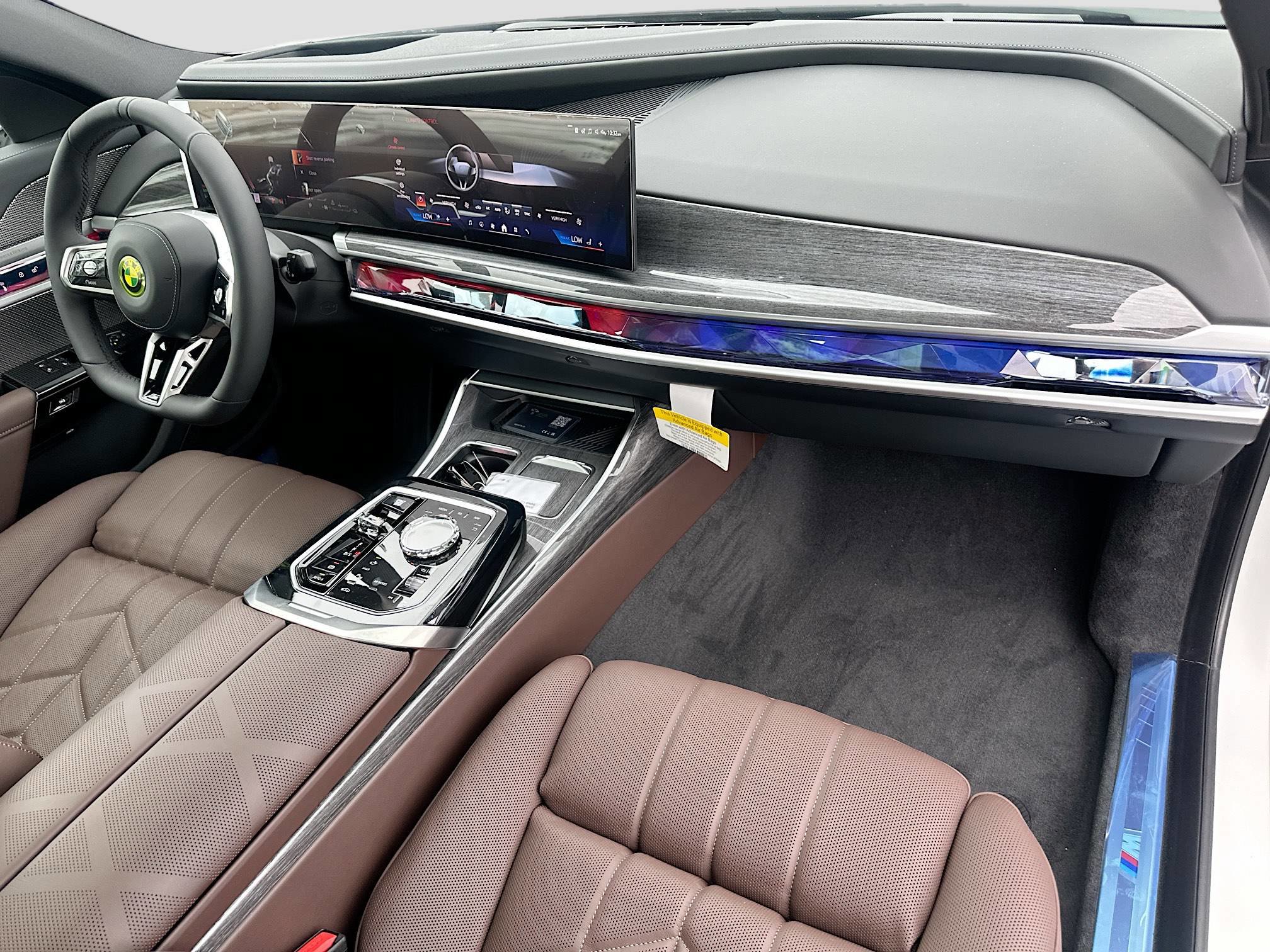 New 2026 BMW 750e xDrive w/ Premium Package AWD/4WD image 25