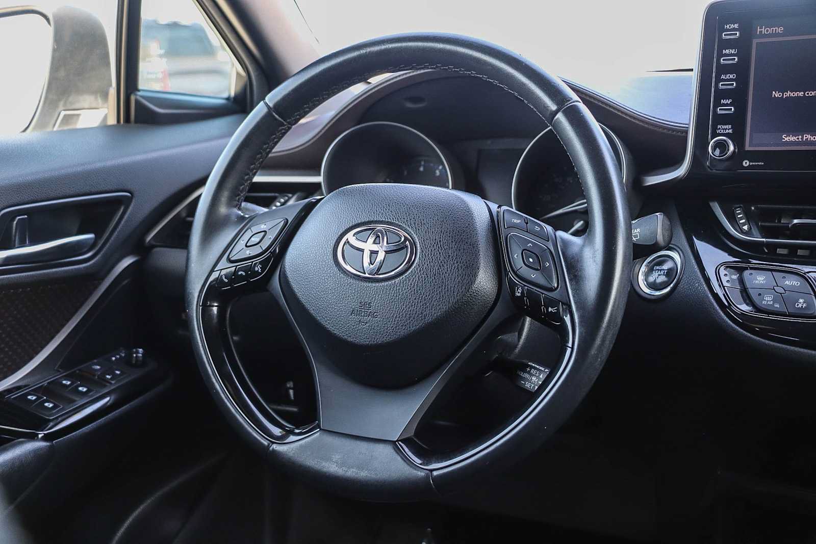 Used 2019 Toyota C-HR Limited FWD image 15