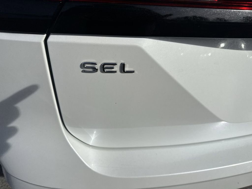 Certified 2024 Volkswagen Atlas Peak Edition SEL AWD/4WD image 7