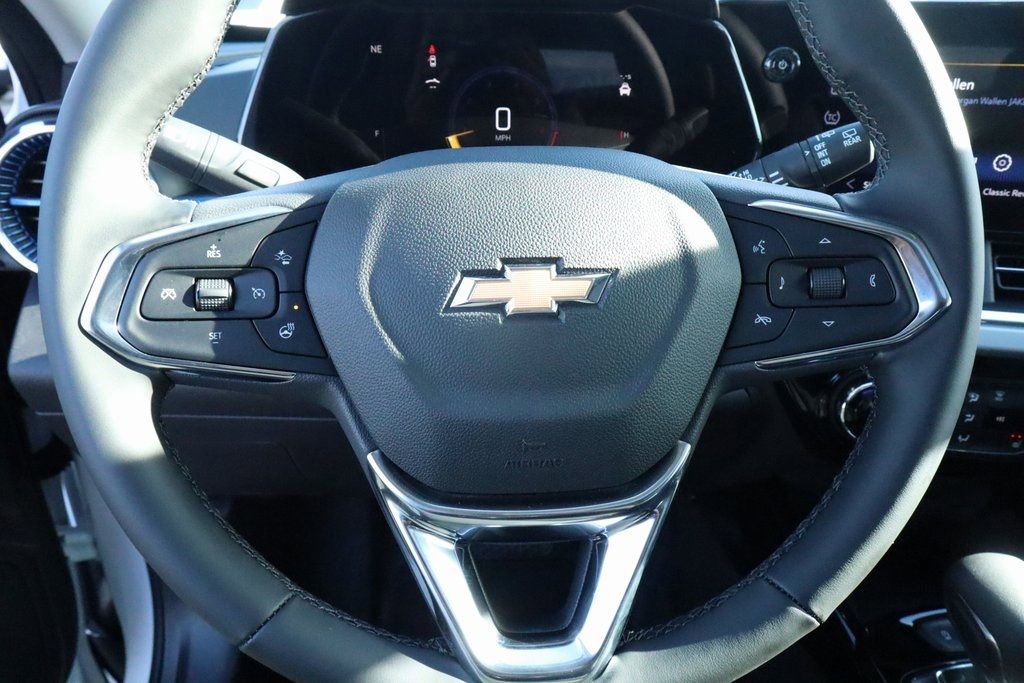 New 2026 Chevrolet Trax LT w/ Sunroof Package image 3