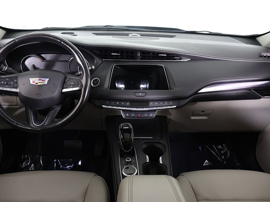 Used 2023 Cadillac XT4 Luxury w/ Cold Weather Package image 39