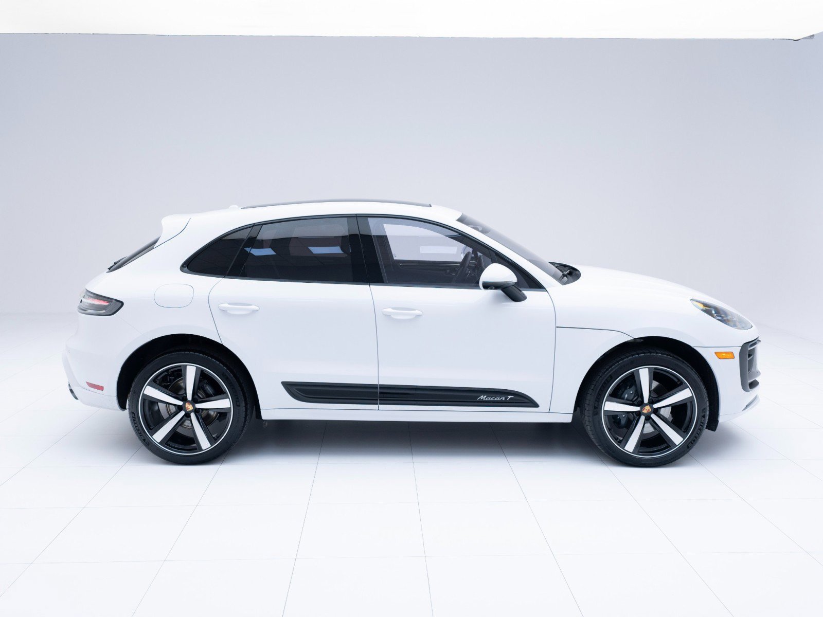 New 2026 Porsche Macan Turbo image 8