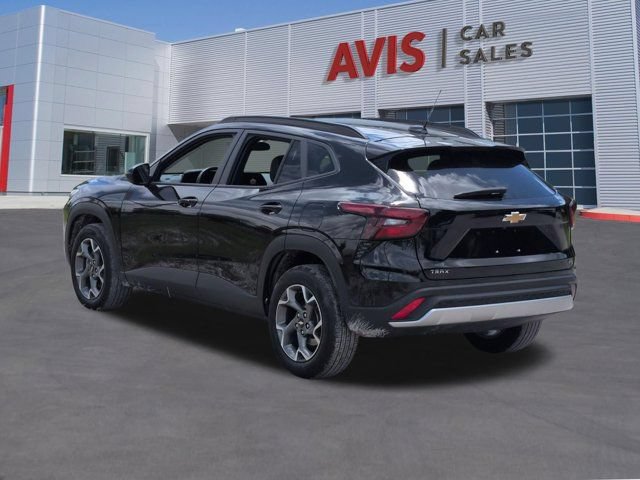 Used 2025 Chevrolet Trax LT w/ LT Convenience Package FWD image 9