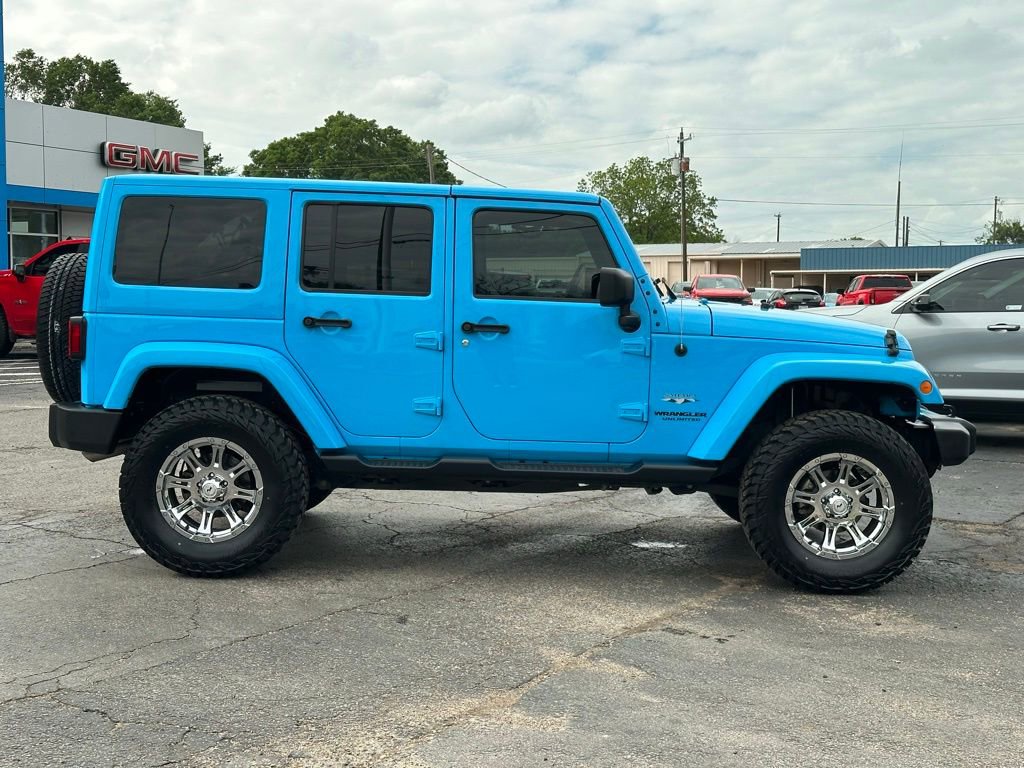 Used 2017 Jeep Wrangler Unlimited Sahara w/ Connectivity Group AWD/4WD image 4