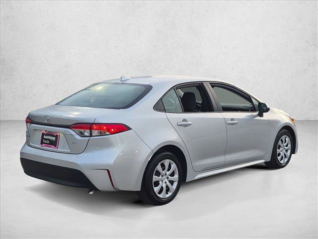 Used 2025 Toyota Corolla LE FWD image 5