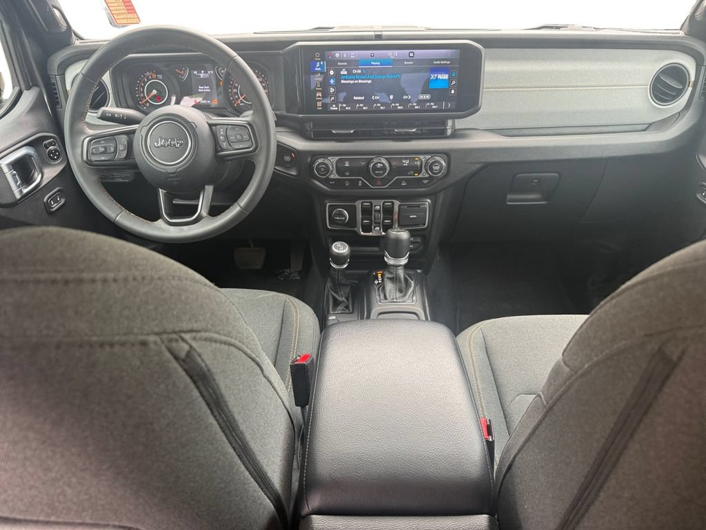 Used 2024 Jeep Gladiator Sport AWD/4WD image 10