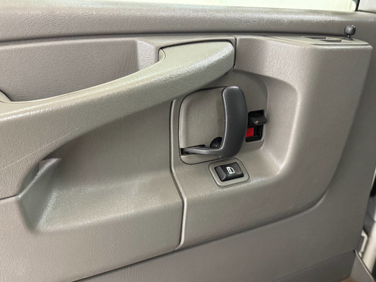 Used 2013 Chevrolet Express 1500 image 53