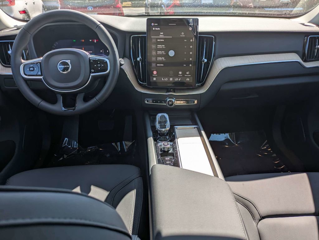 Used 2026 Volvo XC60 B5 Core image 16