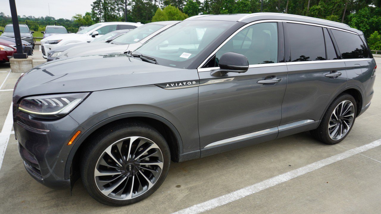 Used 2023 Lincoln Aviator Reserve w/ Equipment Group 201A AWD/4WD image 4