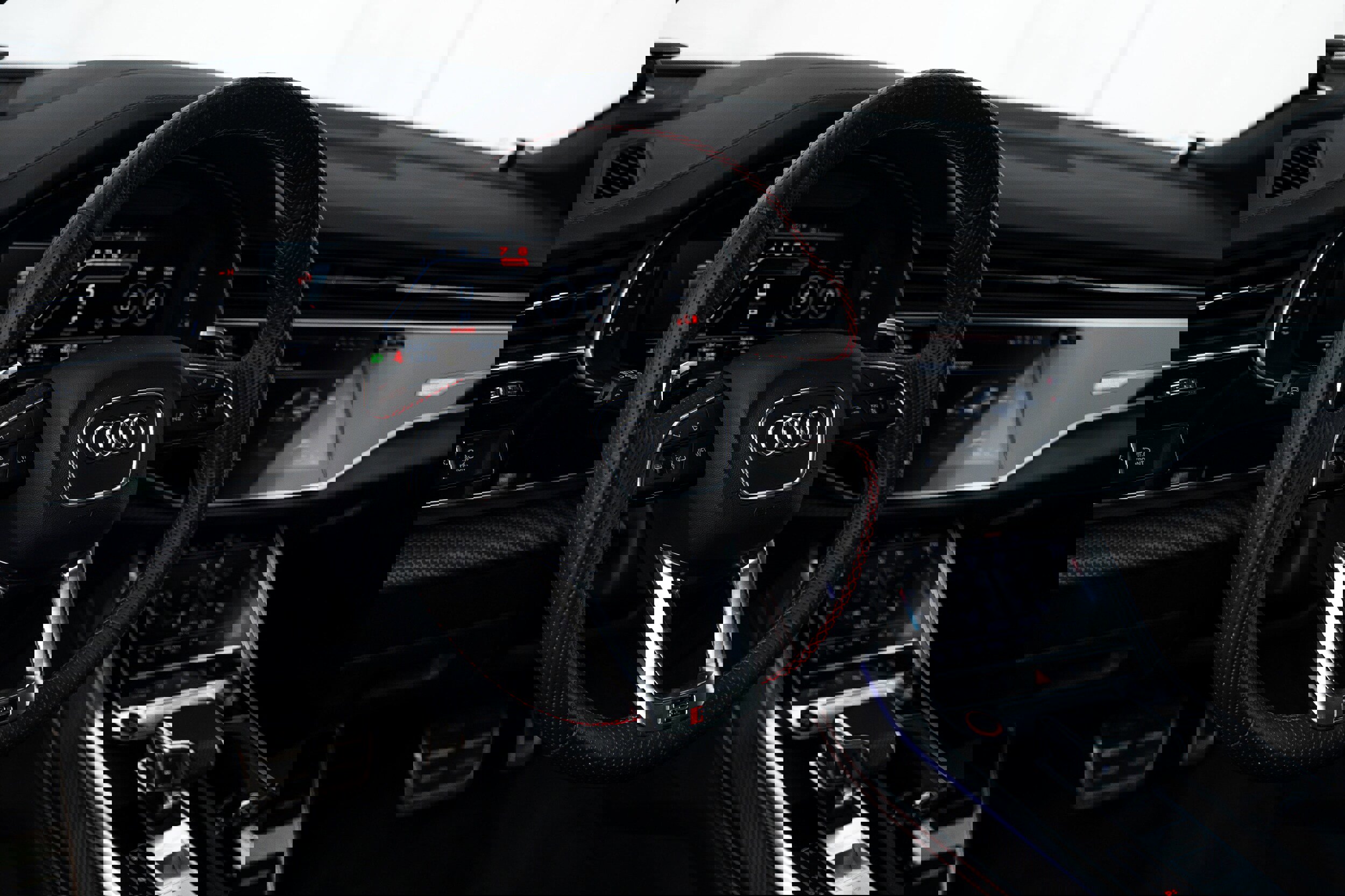 Used 2025 Audi RS Q8 performance image 13