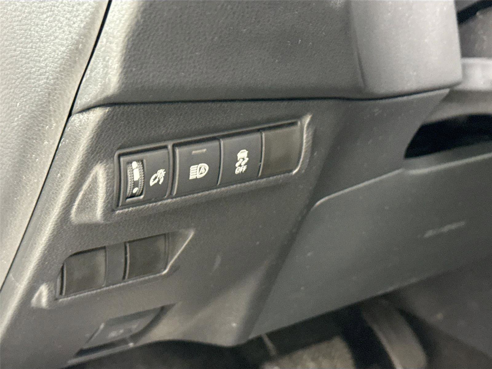 Certified 2026 Toyota Corolla Cross LE FWD image 15