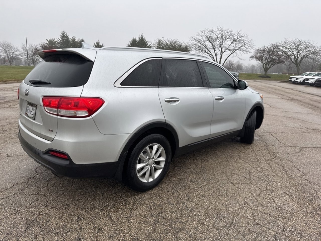 Used 2017 Kia Sorento LX w/ LX Convenience Package image 8