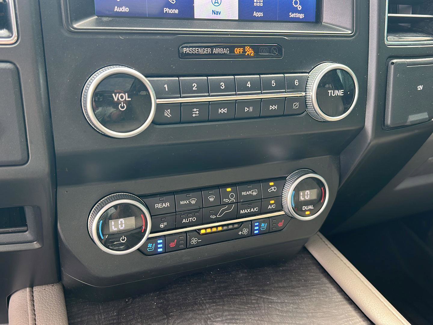 Used 2021 Ford Expedition Limited image 30