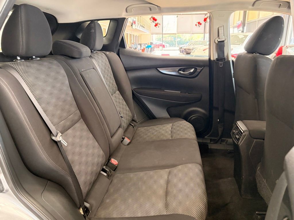 Used 2018 Nissan Rogue Sport SV image 21