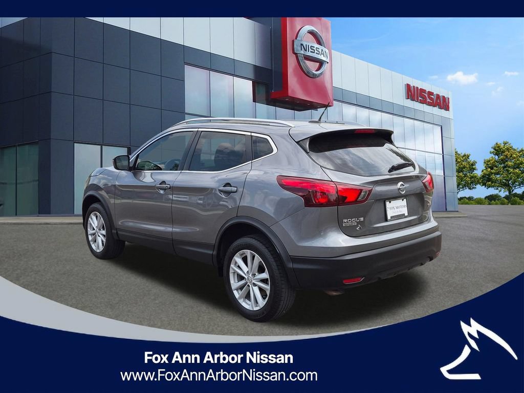Used 2017 Nissan Rogue Sport SV FWD image 3