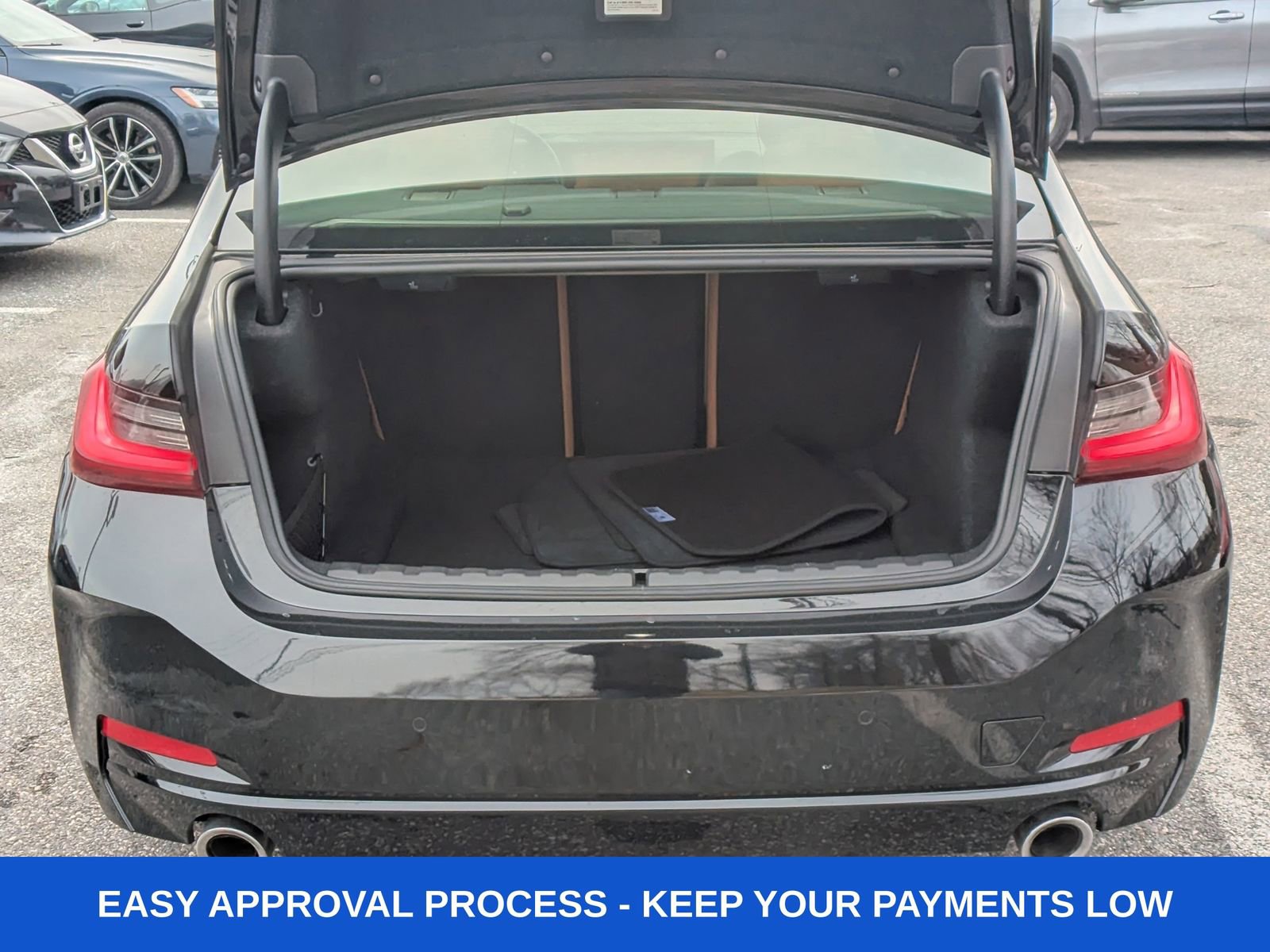 Used 2023 BMW 330i xDrive Sedan w/ Premium Package image 7