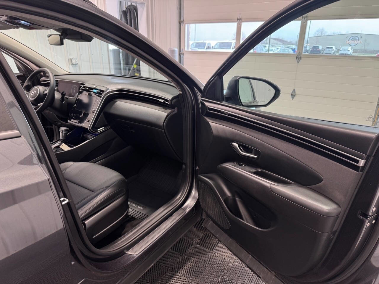 Used 2023 Hyundai Tucson SEL w/ Convenience Package image 16