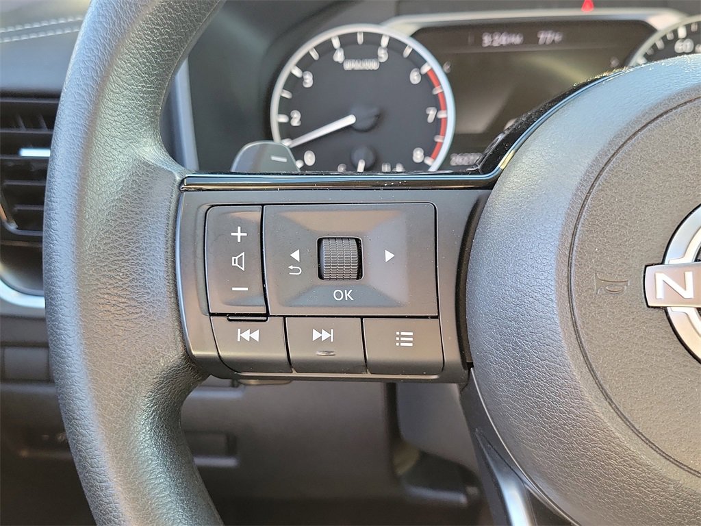 Used 2022 Nissan Rogue SV image 5