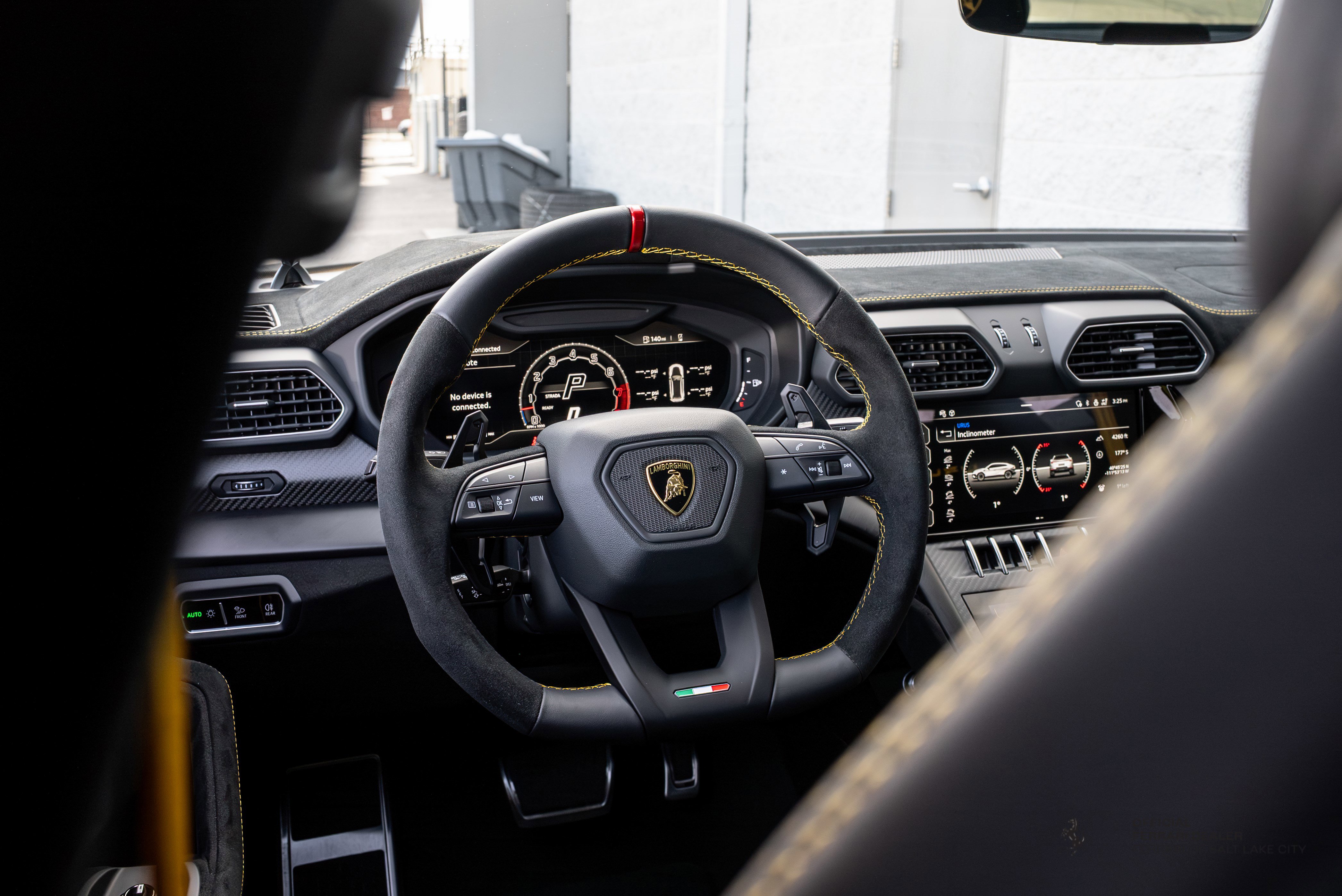 Used 2024 Lamborghini Urus Performante image 33