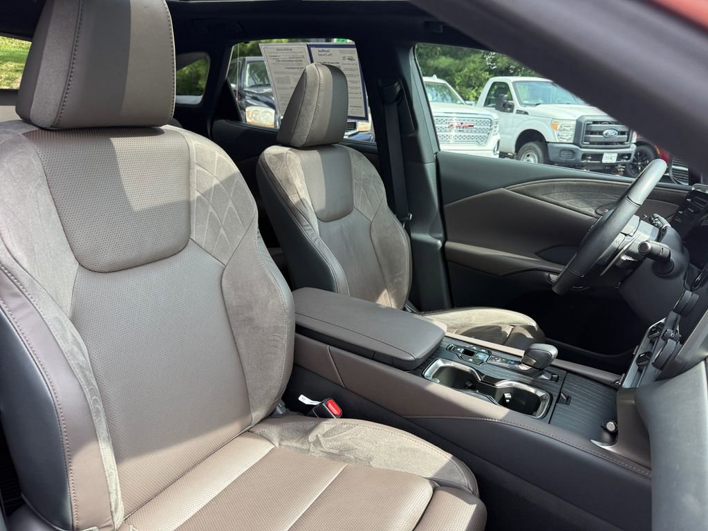 Used 2023 Lexus RX 350 w/ Accessory Package (2T) AWD/4WD image 18
