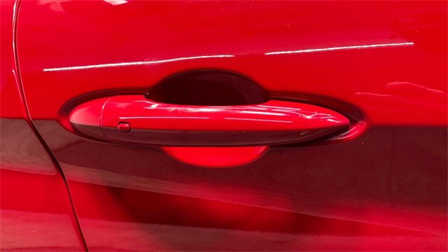 Used 2019 Alfa Romeo Giulia w/ Quick Order Package 22K Sport image 11