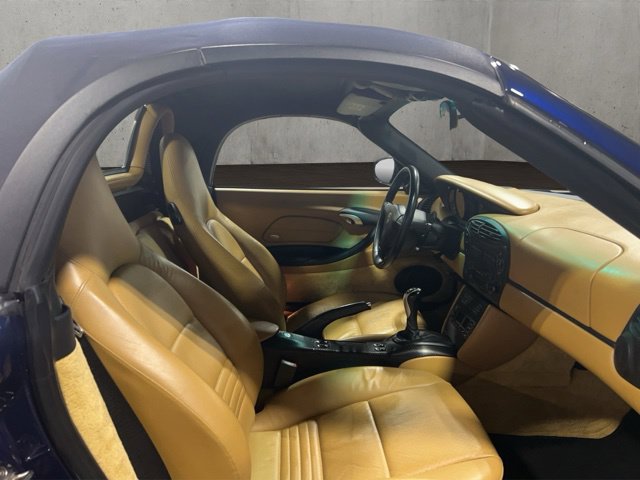 Used 2001 Porsche Boxster RWD image 17