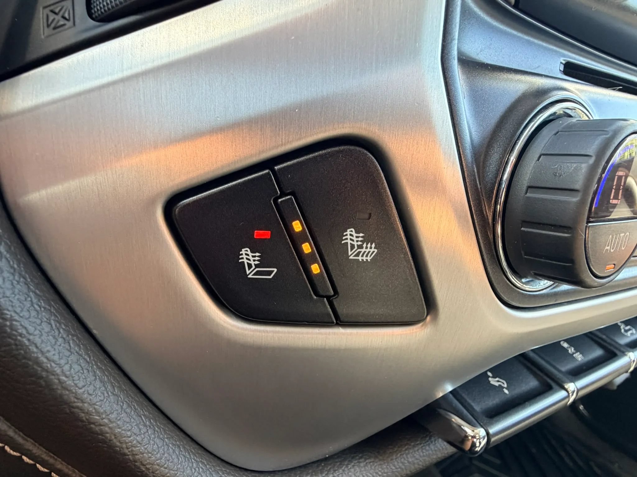 Used 2018 GMC Sierra 1500 SLT w/ SLT Premium Package AWD/4WD image 19