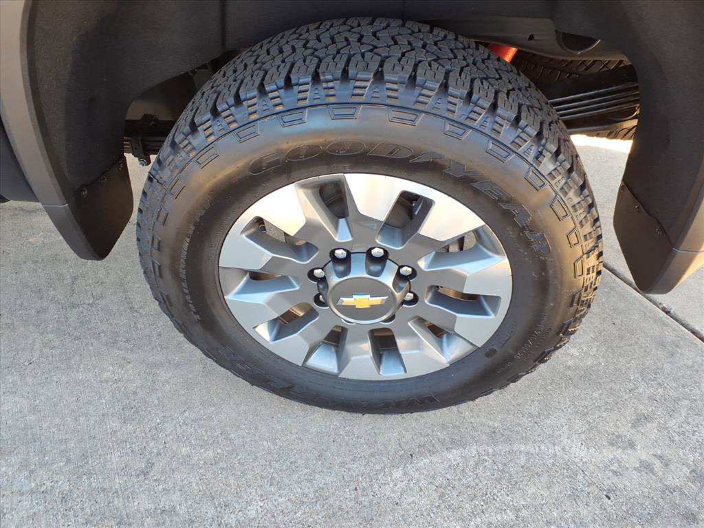 Used 2025 Chevrolet Silverado 2500 LT image 7