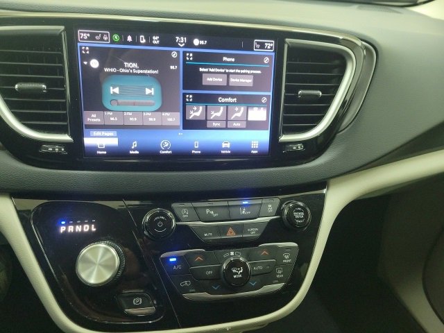 Used 2023 Chrysler Pacifica Touring-L image 24