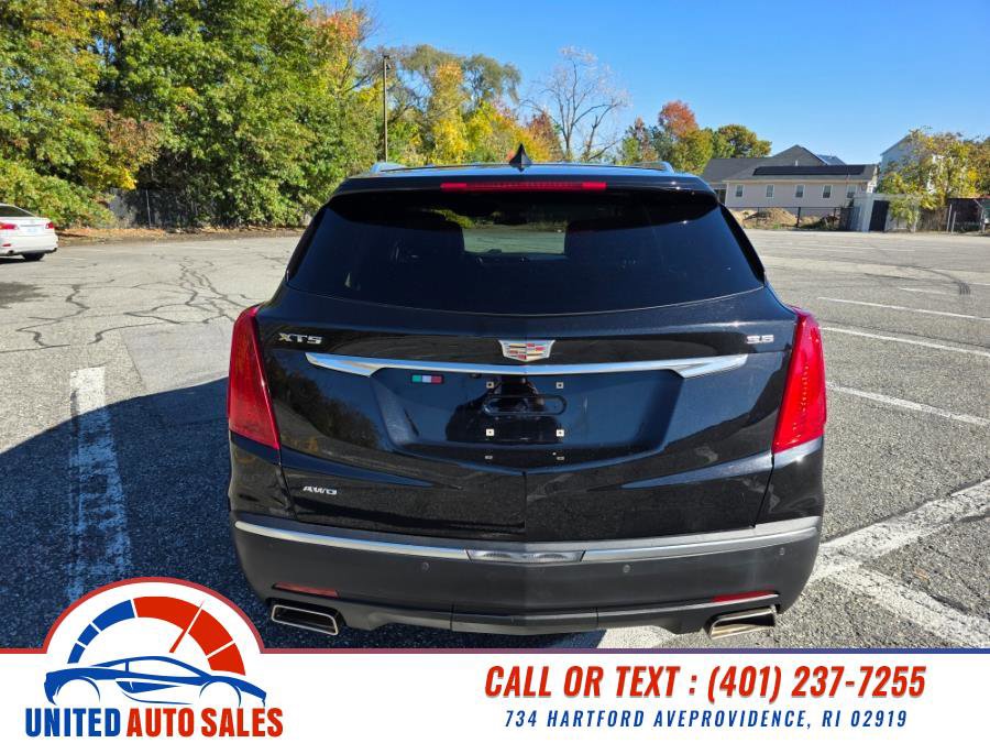Used 2017 Cadillac XT5 Luxury w/ Driver Awareness Package image 4