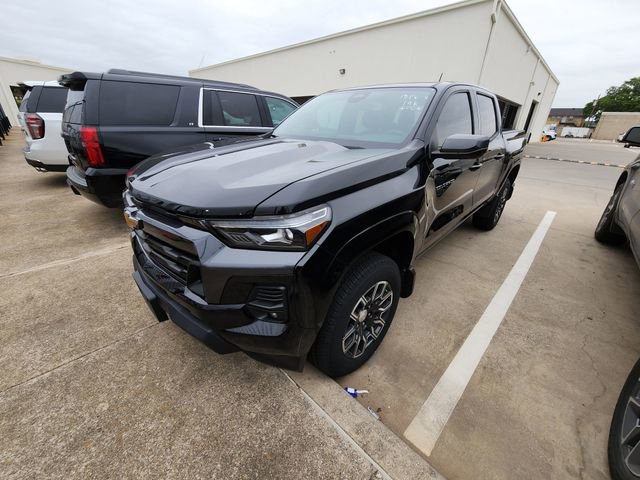 Used 2023 Chevrolet Colorado LT w/ LT Convenience Package III RWD image 3