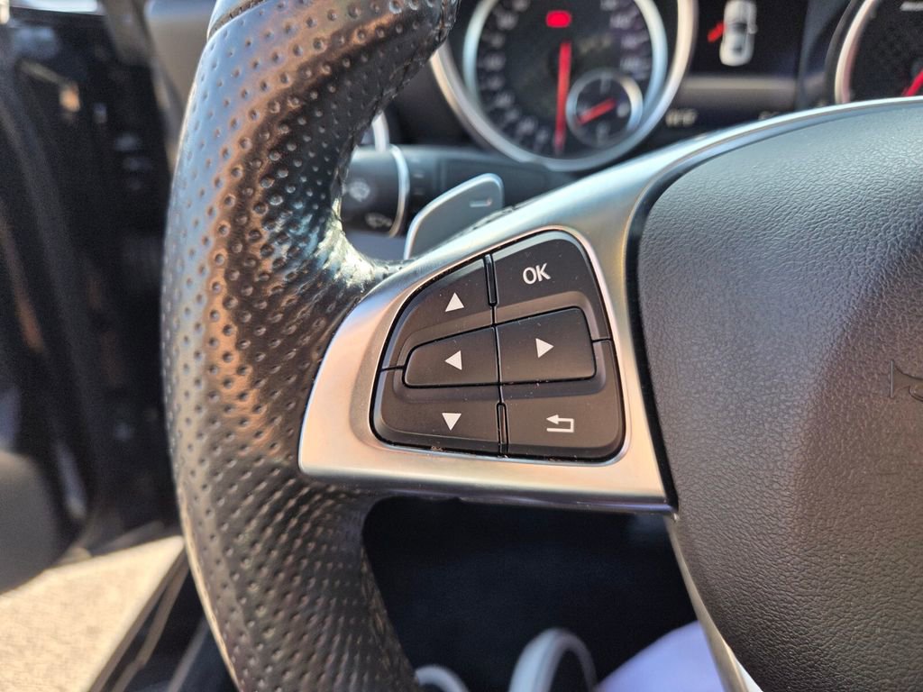 Used 2018 Mercedes-Benz SLC 43 AMG image 33