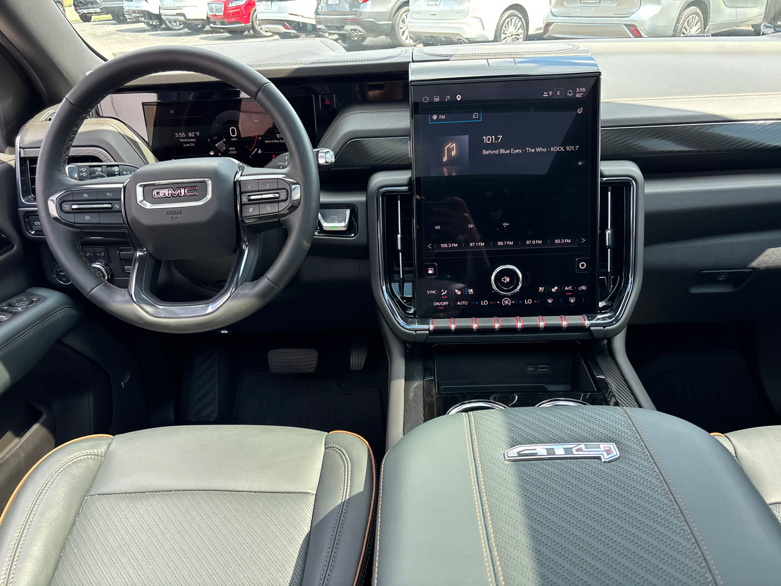 Used 2025 GMC Yukon AT4 w/ AT4 Premium Plus Package AWD/4WD image 27