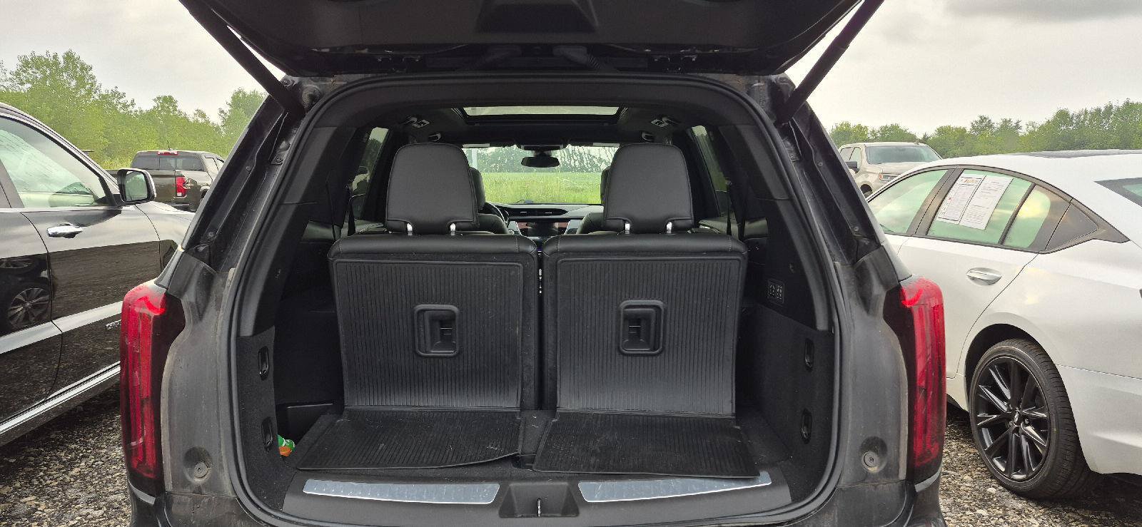 Used 2024 Cadillac XT6 Premium Luxury w/ LPO, Floor Liner Package FWD image 5