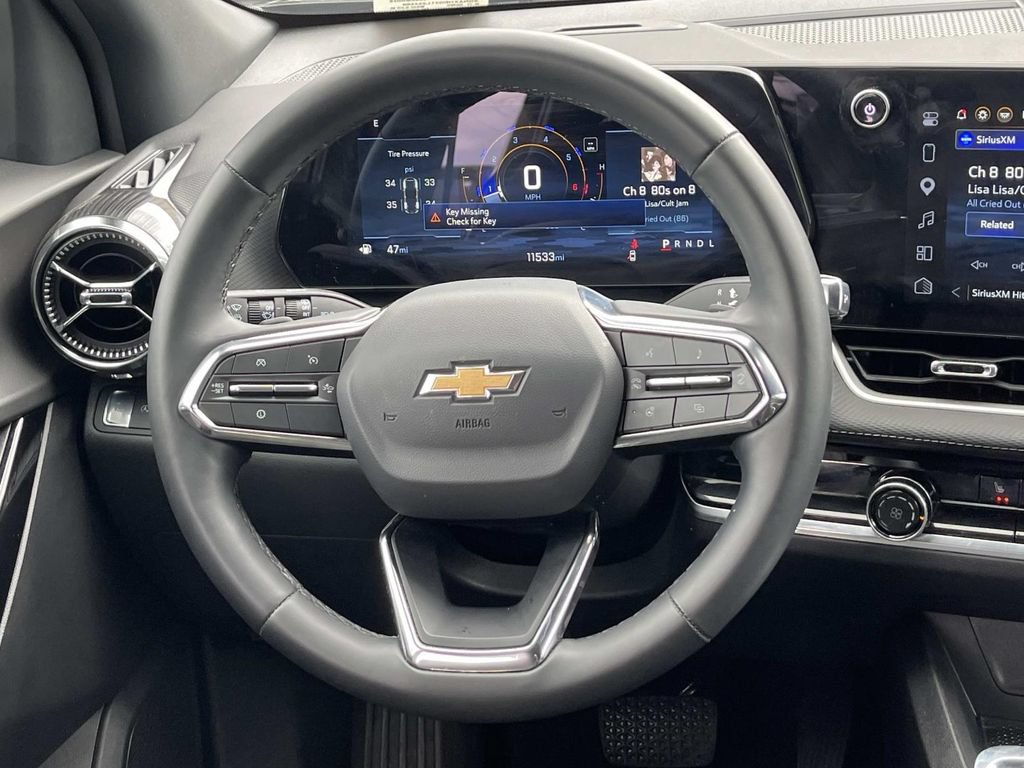 Used 2026 Chevrolet Equinox LT w/ Safety and Technology Package FWD image 8