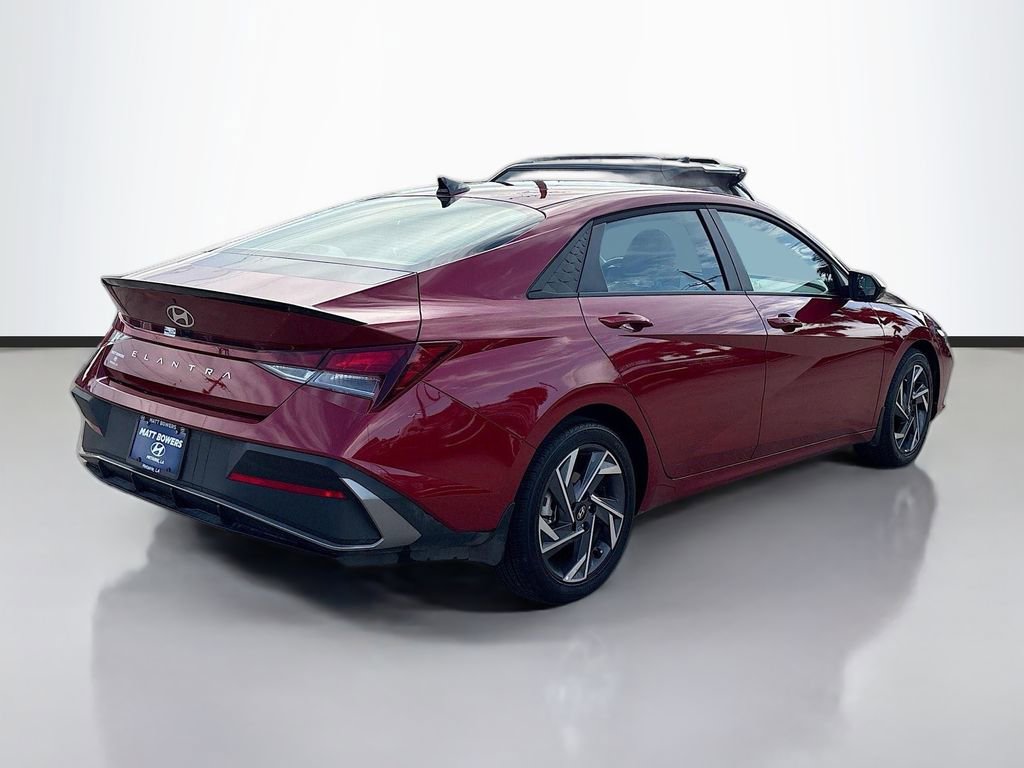 Certified 2025 Hyundai Elantra Sport image 4
