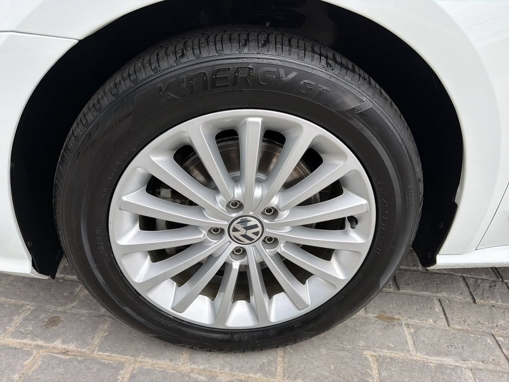 Used 2017 Volkswagen Passat 1.8T SE FWD image 26