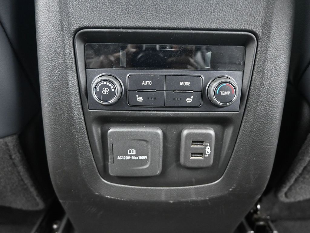Used 2024 Buick Enclave Premium image 16