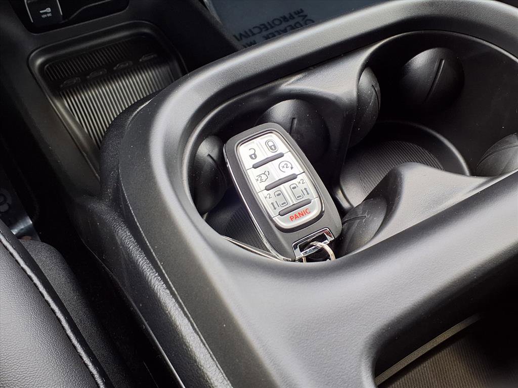 New 2026 Chrysler Voyager LX image 14