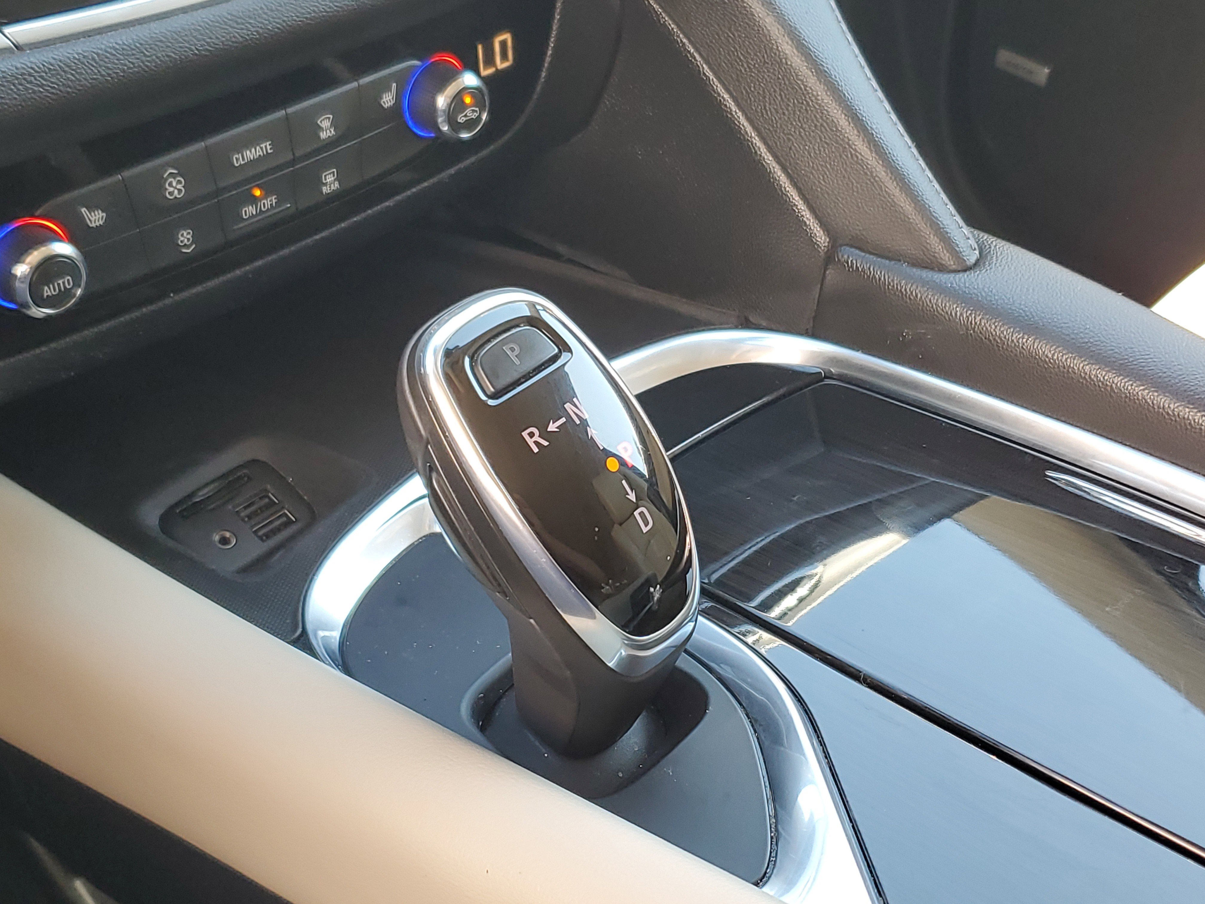 Used 2020 Buick Enclave Essence w/ Sound and Sites Package image 30