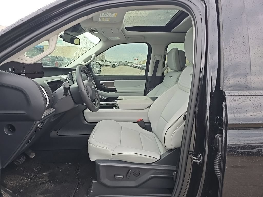 Used 2026 Ford Expedition Platinum w/ Platinum Ultimate Package AWD/4WD image 14