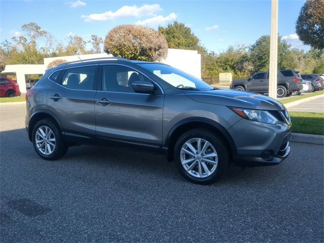 Used 2017 Nissan Rogue Sport SV image 2