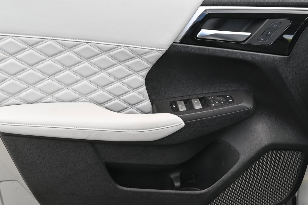 Used 2024 Mitsubishi Outlander SEL image 13