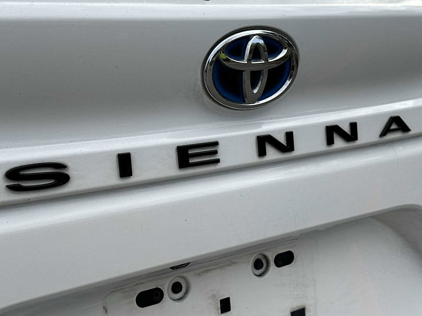 Used 2021 Toyota Sienna XSE image 11